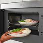 Horno microondas con freidora de aire para instalar sobre la estufa con tecnología avanzada de sensores