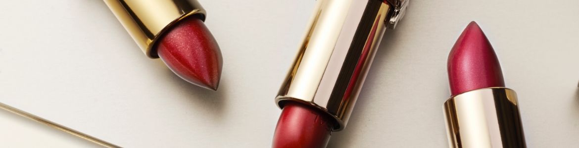 Cómo remover lipstick de la ropa